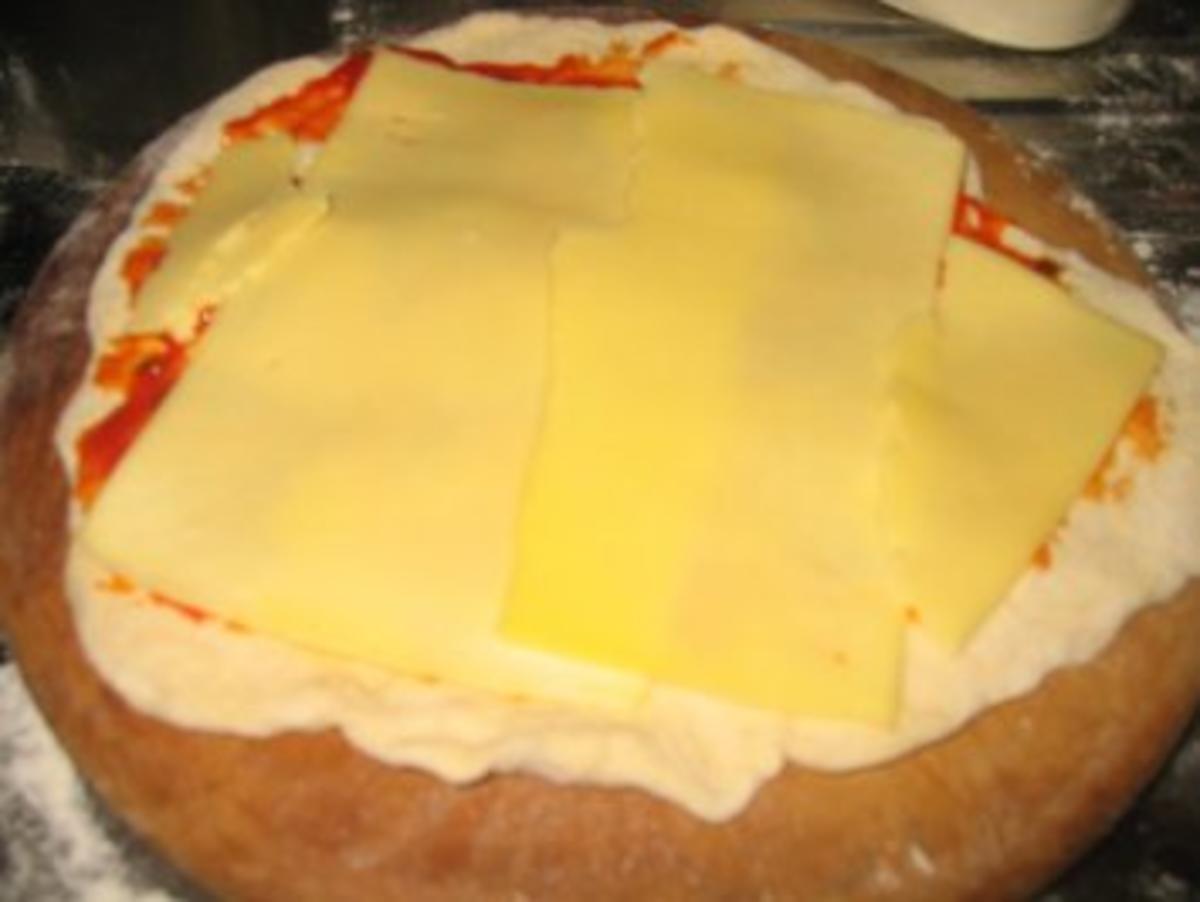 Pizza: Pizza auf neuem Pizzastein... - Rezept - Bild Nr. 4