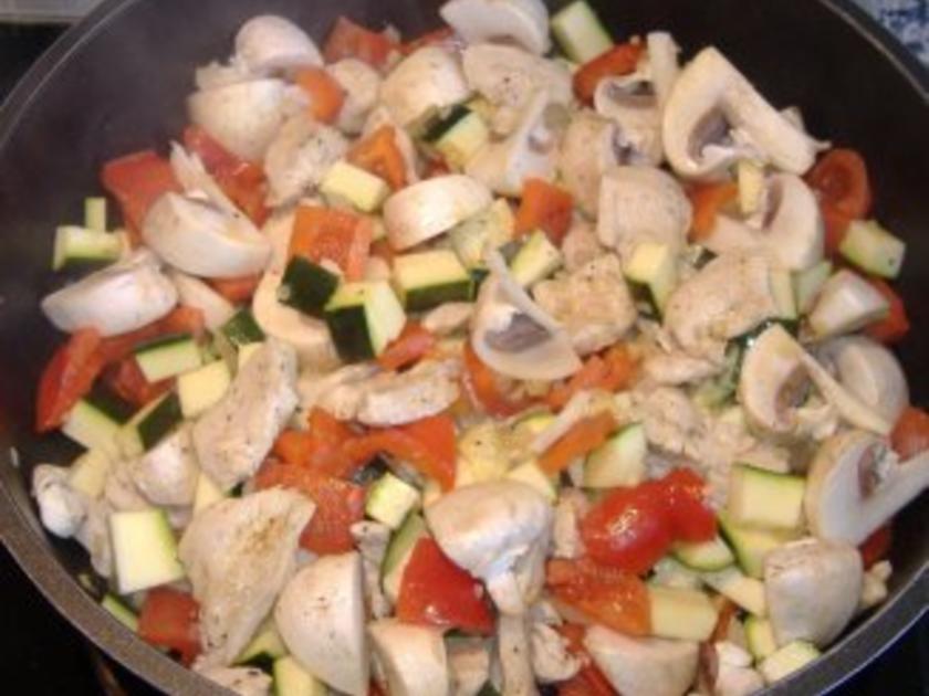 Bulgur-Pfanne mit Hühnchen und Gemüse - Rezept - kochbar.de