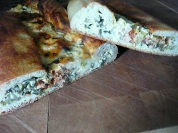 BROT:Herzhaftes Brot mit Porree & Hackfleisch - Rezept