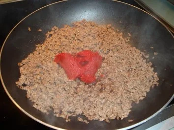 Rezept: Röhrennudeln mit Rinderhack & Joghurt-Knoblauch-Sauce Bild Nr. 5 Röhrennudeln mit Rinderhack & Joghurt-Knoblauch-Sauce - Rezept - Bild Nr. 5