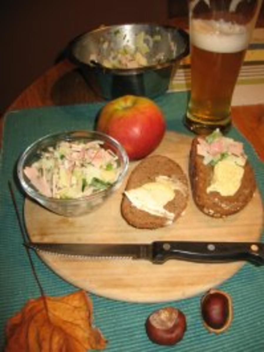 herbstlich pikanter Wurst-Käse Salat - Rezept