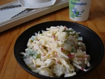 Rezept: Zwiebel-Apfel-Paprikasalat Bild Nr. 2 Zwiebel-Apfel-Paprikasalat - Rezept - Bild Nr. 2