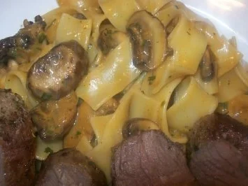 Lamm mit Pilzrahm und Bandnudeln - Rezept - Bild Nr. 10