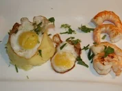 Kartoffelpüree mit Wachtelspiegelei und Krabben - Rezept