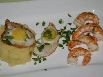 Kartoffelpüree mit Wachtelspiegelei und Krabben - Rezept - Bild Nr. 3