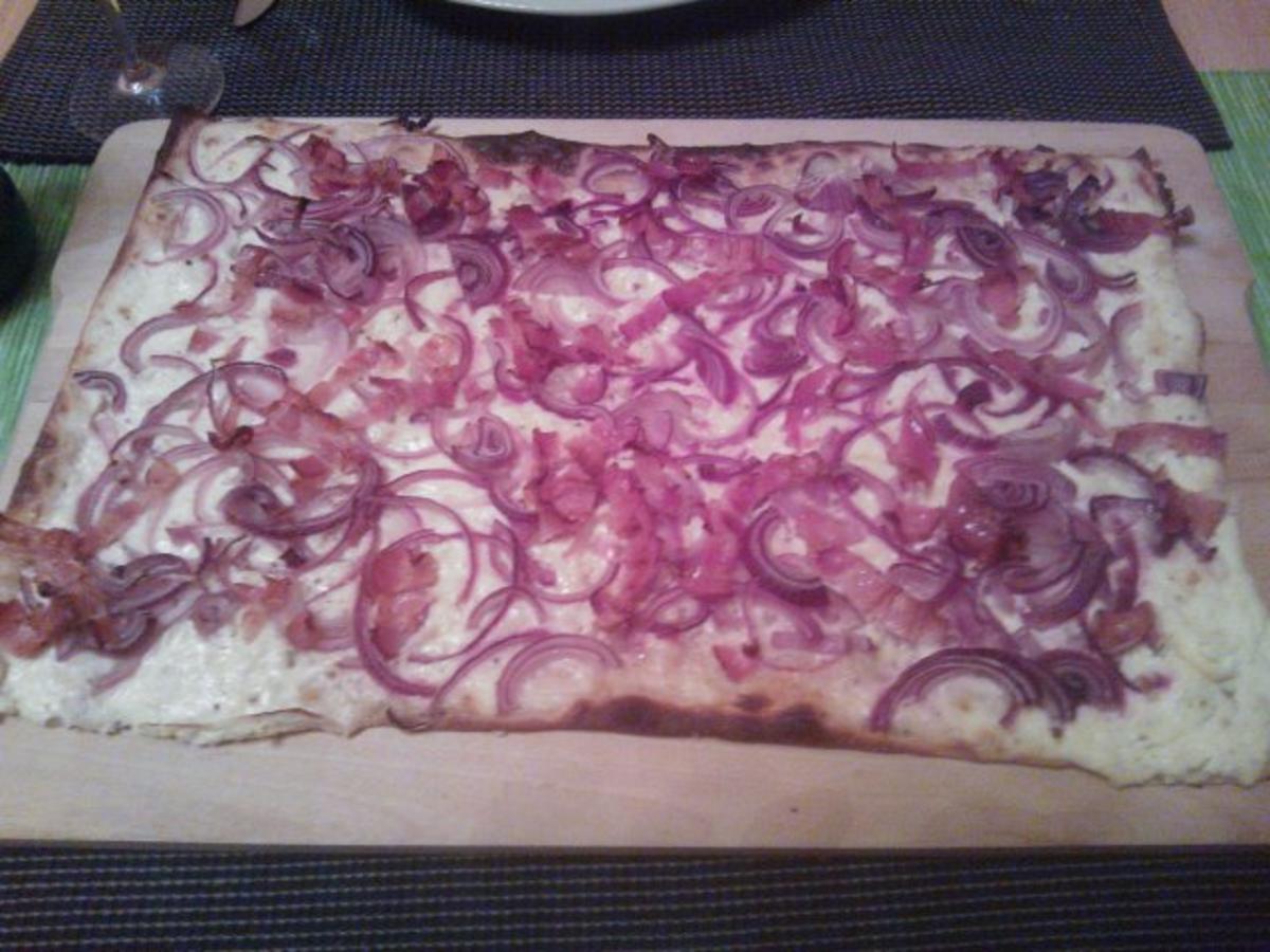 Bilder für Flammkuchen mit Pizzateigmischung und Crème fraîche - Rezept