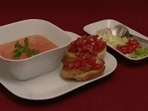 Gazpacho mit Bruschetta (Kristina Bach) - Rezept