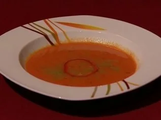 Marmoriertes Paprikasüppchen (Annemarie Eilfeld) - Rezept