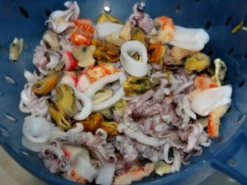 Spinat-Ricotta-Cannelloni in tomatisierter Roquefort-Bechamélsoße - Rezept - Bild Nr. 2