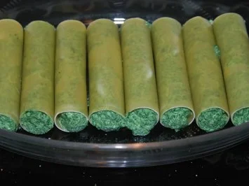 Spinat-Ricotta-Cannelloni in tomatisierter Roquefort-Bechamélsoße - Rezept - Bild Nr. 9