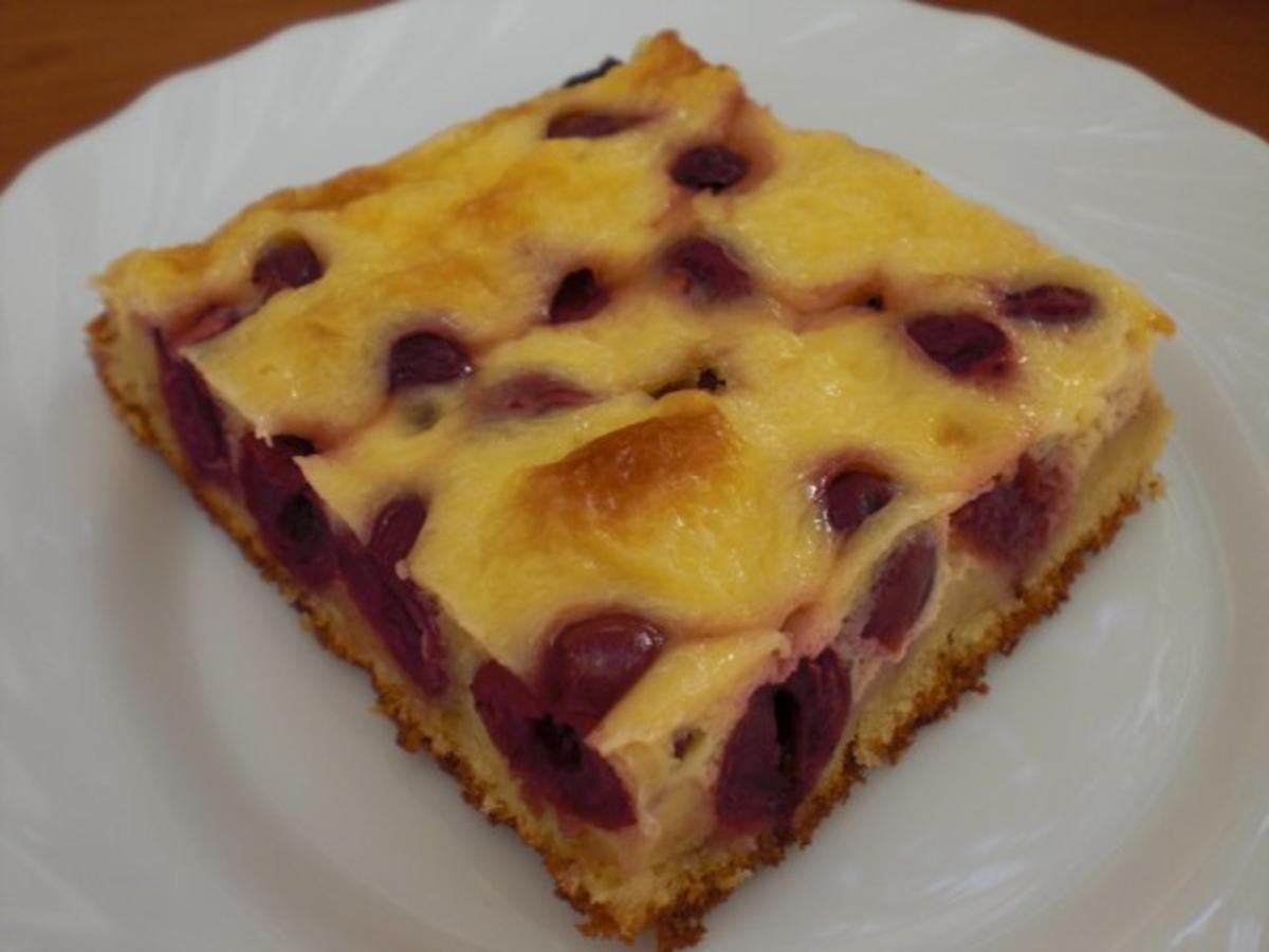 Saftiger Kirsch-Schmand-Kuchen vom Blech - Rezept - kochbar.de