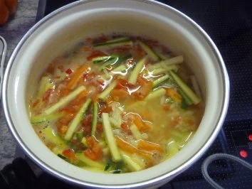 Rezept: Resteverwertung : ...es war noch gekochter Reis übrig... Resteverwertung : ...es war noch gekochter Reis übrig... - Rezept