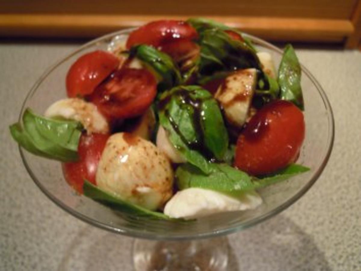 marinierte Mozzarella Babys mit Cherry Tomaten - Rezept von emari