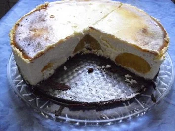 Rezept: Pfirsich-Käsekuchen mit Schokoboden Pfirsich-Käsekuchen mit Schokoboden - Rezept