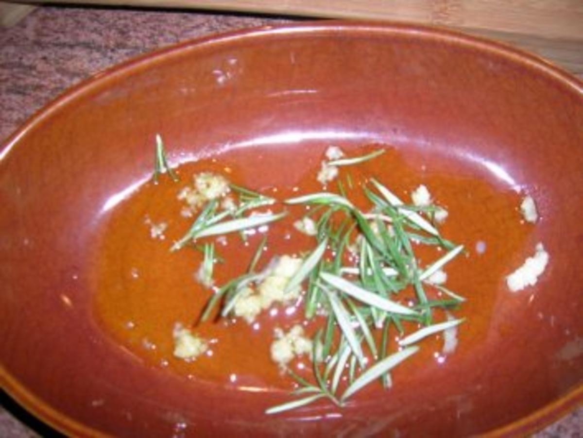 Schweinefilet toskanische Art mit Oliven-Vinaigrette und Rosmarinkartoffeln - Rezept - Bild Nr. 8