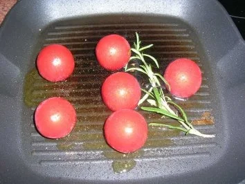 Schweinefilet toskanische Art mit Oliven-Vinaigrette und Rosmarinkartoffeln - Rezept - Bild Nr. 9