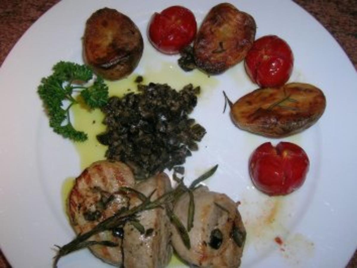 Schweinefilet toskanische Art mit Oliven-Vinaigrette und Rosmarinkartoffeln - Rezept - Bild Nr. 3