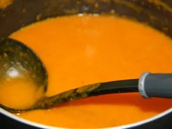 Rezept: Suppe: Exotische Kürbissuppe mit Flusskrebs-Einlage Bild Nr. 5 Suppe: Exotische Kürbissuppe mit Flusskrebs-Einlage - Rezept - Bild Nr. 5