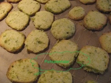 Rezept: Weihnachtsplätzchen- Pistazientaler Weihnachtsplätzchen- Pistazientaler - Rezept
