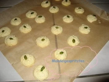 Rezept: Weihnachtsplätzchen- Mandelgespritztes Weihnachtsplätzchen- Mandelgespritztes - Rezept