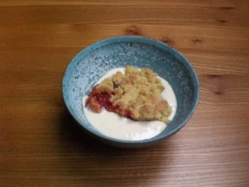 Rezept: Zwetschgen-Crumble mit Vanillesoße Bild Nr. 2 Zwetschgen-Crumble mit Vanillesoße - Rezept - Bild Nr. 2