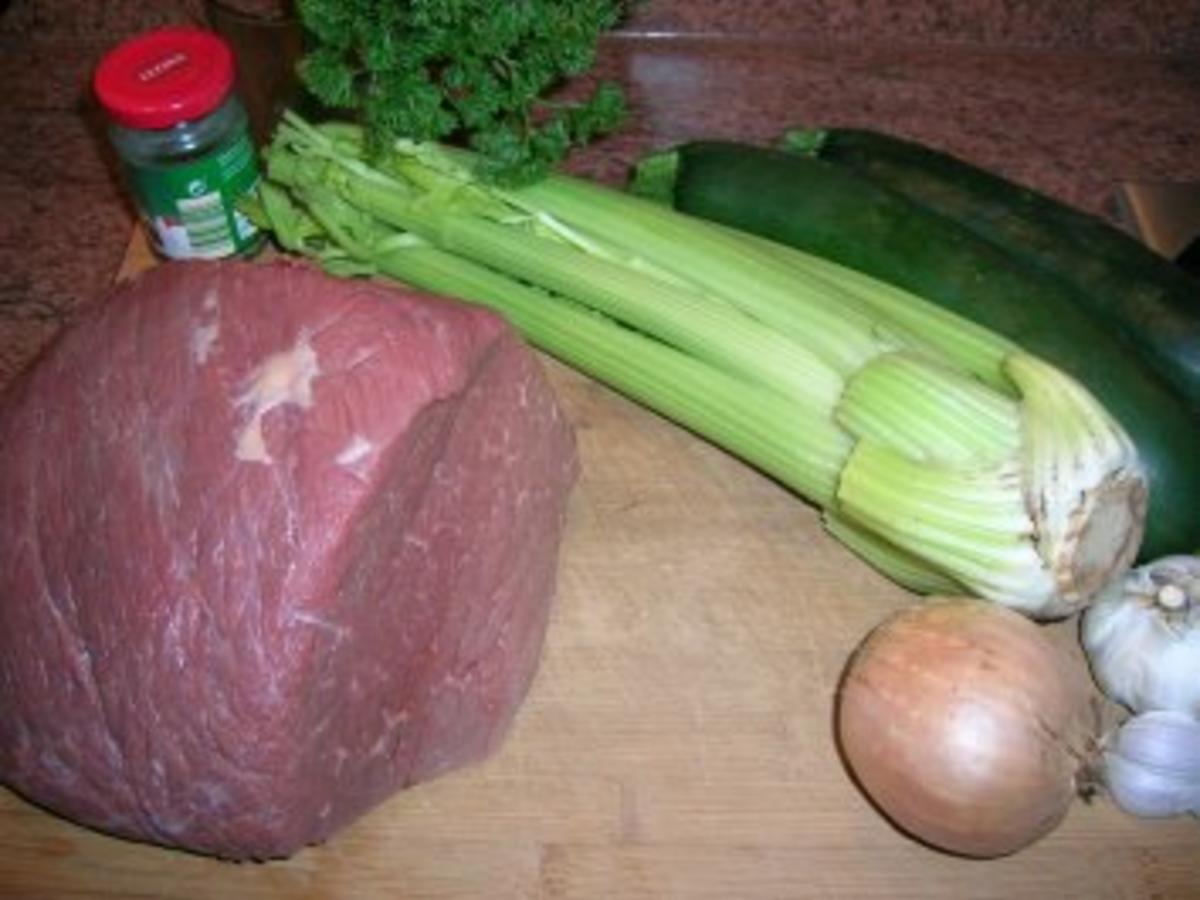 Giacommos Rinderbraten in Olivenöl geschmort, mit Polenta und Broccoli ...