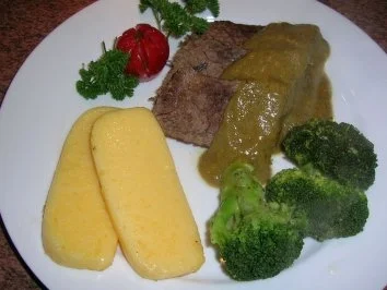 Giacommos Rinderbraten in Olivenöl geschmort, mit Polenta und Broccoli    (siehe Fotos) - Rezept