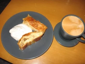 Rezept: ☆☆ Quark-Vanillestrudel mit Äpfeln und Zimtsahne ☆☆ Bild Nr. 3 ☆☆ Quark-Vanillestrudel mit Äpfeln und Zimtsahne ☆☆ - Rezept - Bild Nr. 3