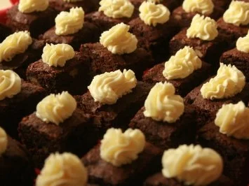 Karamell-Brownies mit Frischkäse-Topping - Rezept - Bild Nr. 2