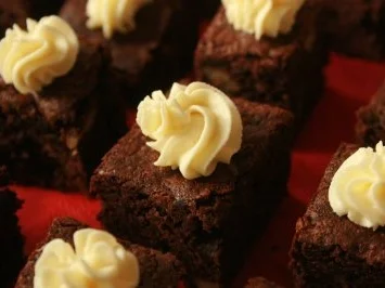 Karamell-Brownies mit Frischkäse-Topping - Rezept
