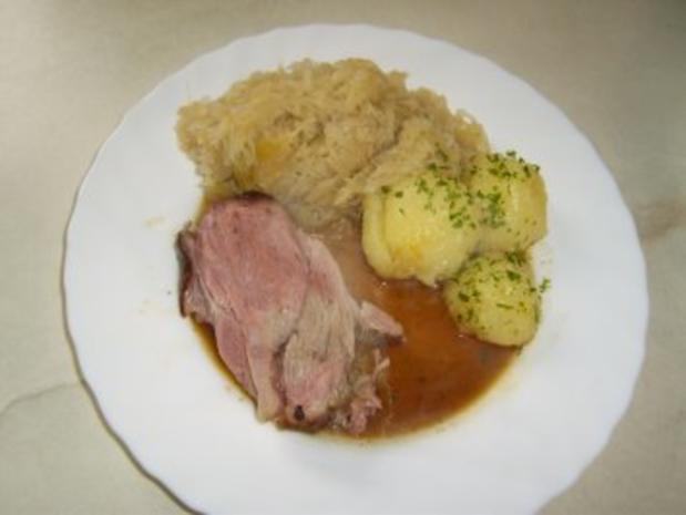 EISBEIN mit Sauerkraut und Klößen - mit Bildern - Rezept mit Bild ...