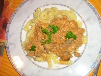 Rezept: Putenhaschee mit Champignons und Girondele Putenhaschee mit Champignons und Girondele - Rezept