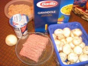 Rezept: Putenhaschee mit Champignons und Girondele Bild Nr. 2 Putenhaschee mit Champignons und Girondele - Rezept - Bild Nr. 2