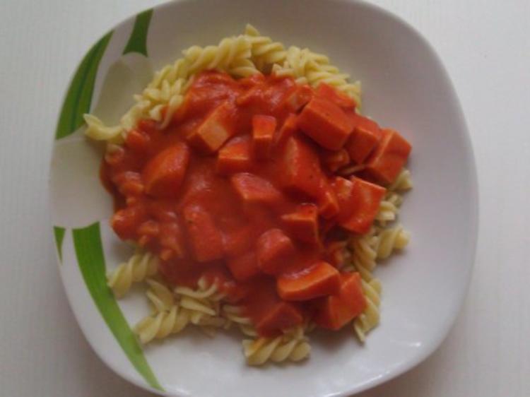 Nudeln in Fleischwurst - Tomatensoße - Rezept - kochbar.de