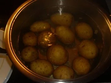 Tellergerichte: Pellkartoffeln mit Kräuterquark - Rezept - Bild Nr. 2