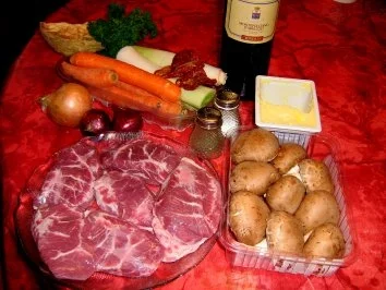 Schweinebäckchen in Rotwein geschmort - Rezept - Bild Nr. 2