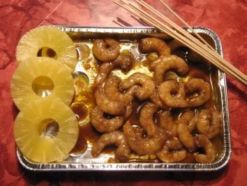 Fruchtige Garnelenspieße mit Curry-Dip - Rezept - Bild Nr. 3