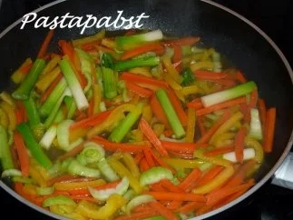 Rezept: Glasiertes Entenfilet süss-sauer Bild Nr. 5 Glasiertes Entenfilet süss-sauer - Rezept - Bild Nr. 5