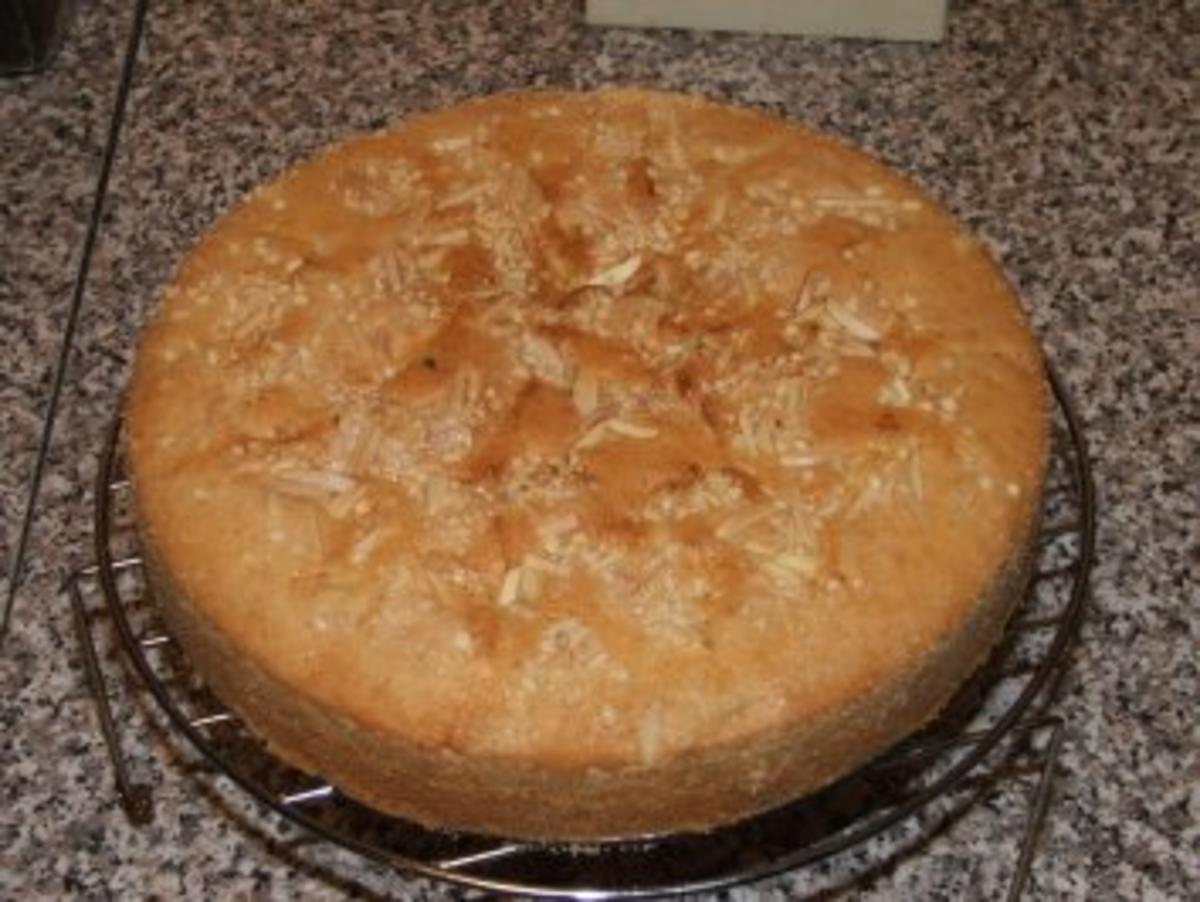 Bilder für Kirsch-Mandel-Kuchen... Rezept