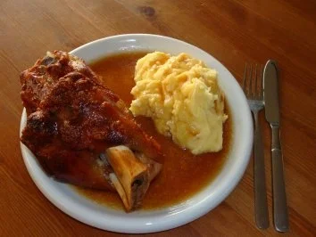 Eisbein mit Kartoffelpü & Sauerkraut - Rezept - Bild Nr. 8