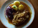 Nackenbraten mit Zwiebelsoße - Rezept