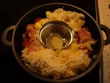 Sauerkraut-Mettwurst-Kartoffeltopf - Rezept - Bild Nr. 7