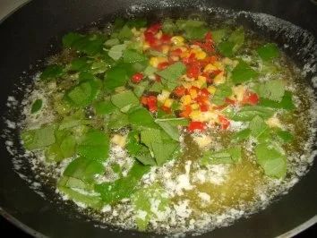 Linguine mit Salbei-Schinken-Chili-Buttersoße - Rezept - Bild Nr. 4