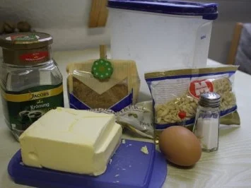 Rezept: Kleinbegäck: Brotsticks "Grüne Wattwürmer" Bild Nr. 2 Kleinbegäck: Brotsticks "Grüne Wattwürmer" - Rezept - Bild Nr. 2