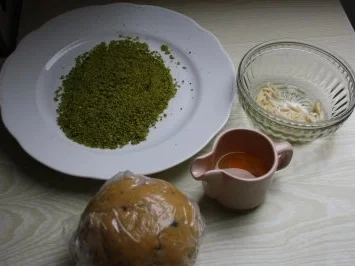 Rezept: Kleinbegäck: Brotsticks "Grüne Wattwürmer" Bild Nr. 3 Kleinbegäck: Brotsticks "Grüne Wattwürmer" - Rezept - Bild Nr. 3