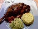 Geflügel/ Wild:Gänsekeulen mit gedünsteten Feigen,Rahmwirsing-Soufflé und Petersilienpüree - Rezept