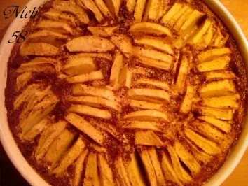 Desserts: Apfelgratin mit Calvados , karamellisierte Walnüsse  und Vanilleeis - Rezept