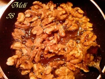 Desserts: Apfelgratin mit Calvados , karamellisierte Walnüsse  und Vanilleeis - Rezept - Bild Nr. 2