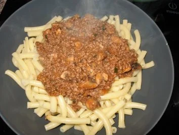 Rezept: Champignon-Haschee mit Maccaroni Bild Nr. 5 Champignon-Haschee mit Maccaroni - Rezept - Bild Nr. 5