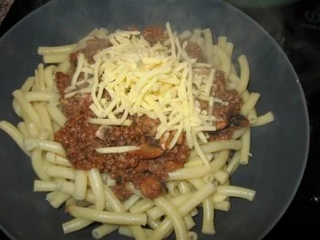 Rezept: Champignon-Haschee mit Maccaroni Champignon-Haschee mit Maccaroni - Rezept